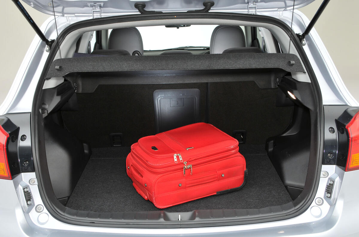 Mitsubishi ASX boot space
