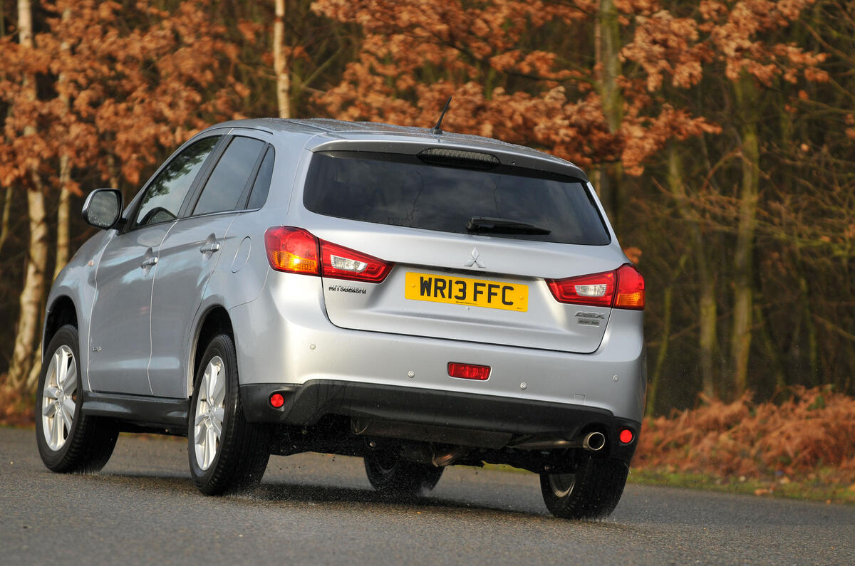 Mitsubishi ASX rear cornering