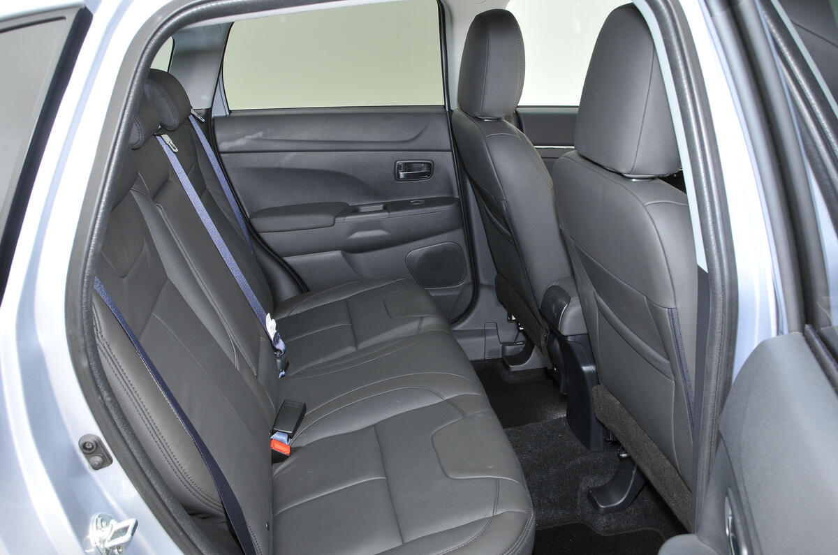 Mitsubishi ASX rear seats