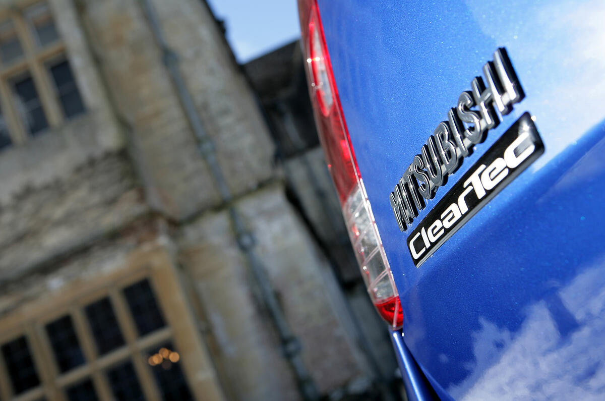 Mitsubishi Colt badging