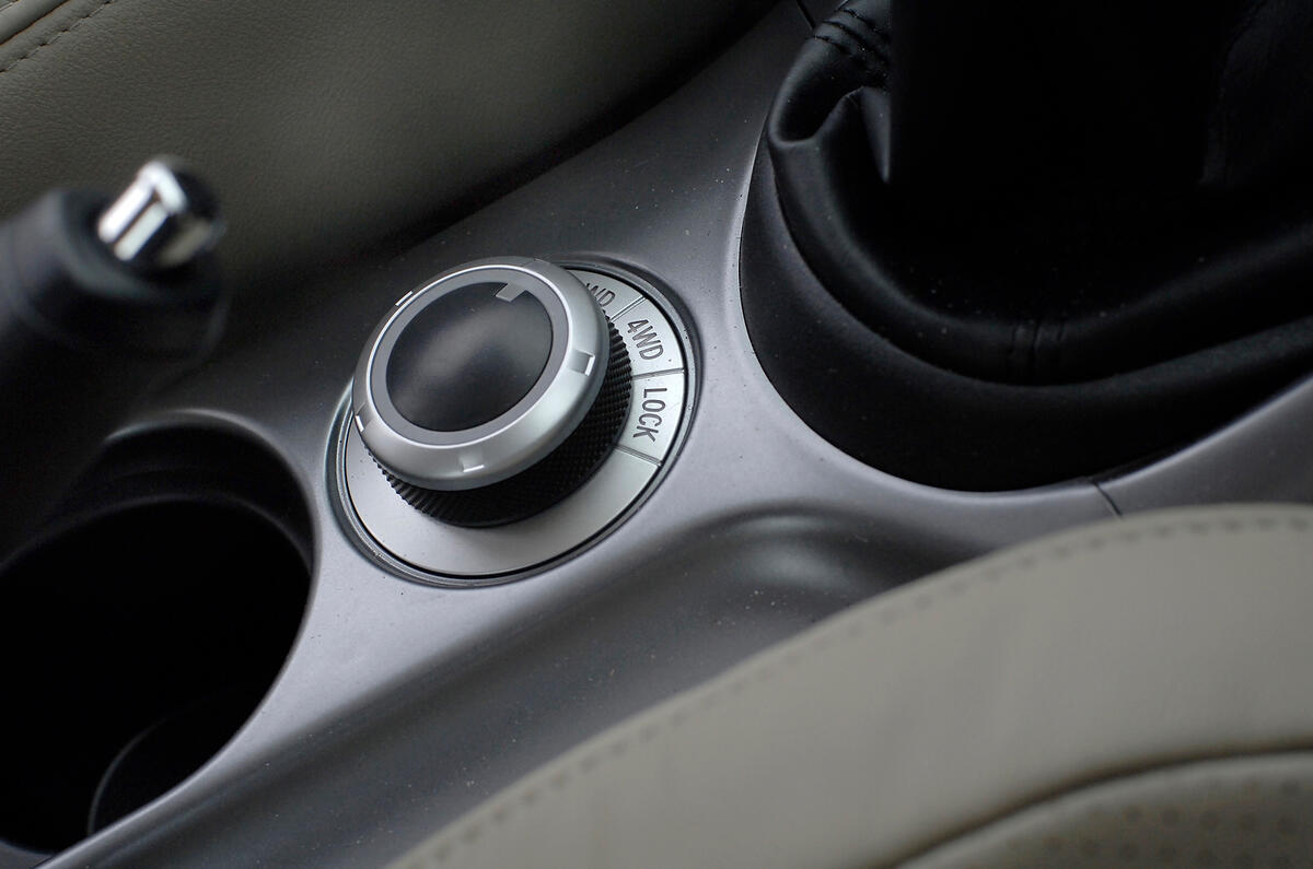 There are no low-ratio gears, but a lockable diff is fitted Mitsubishi Outlander four-wheel drive system