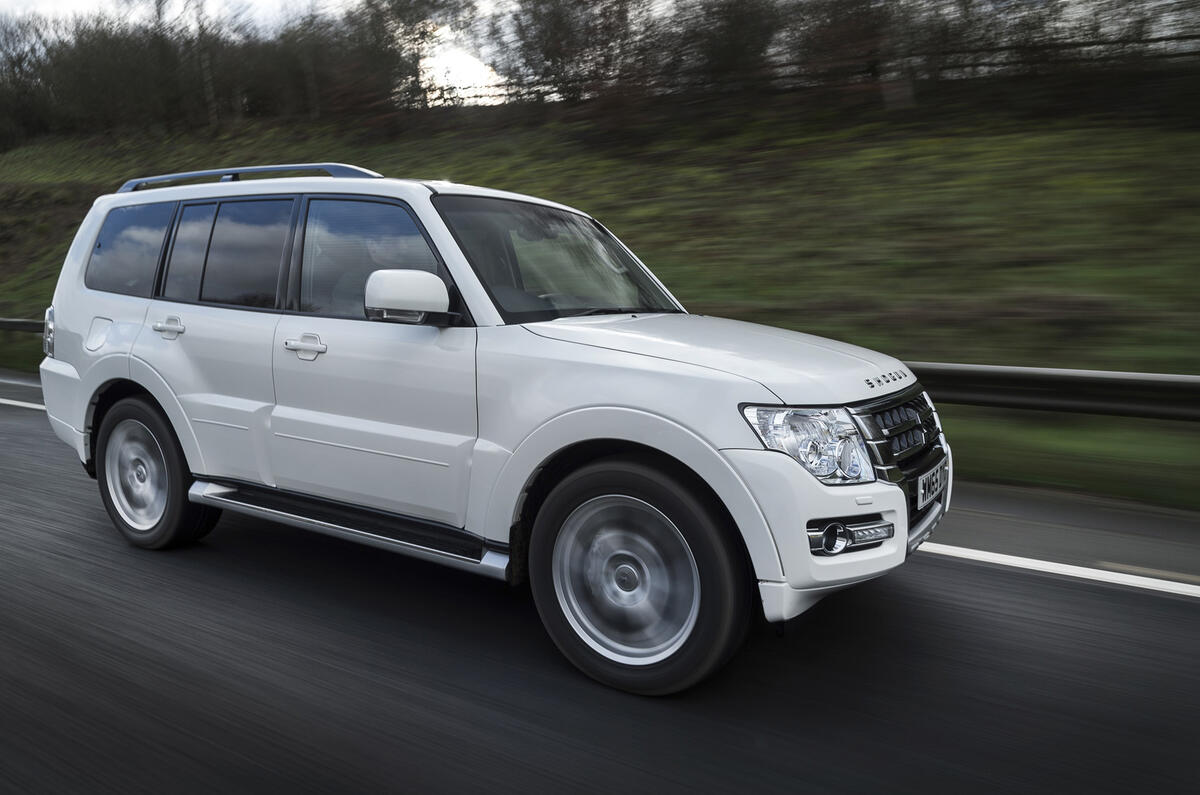 Mitsubishi Shogun side profile
