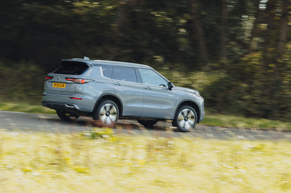 Mitsubishi Outlander FD 15/09/26 12