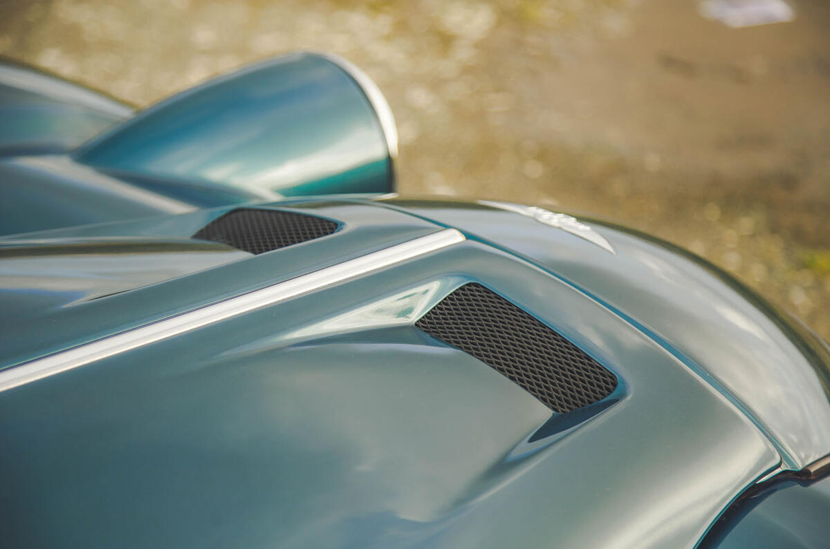 morgan plus 8 08 bonnet vents
