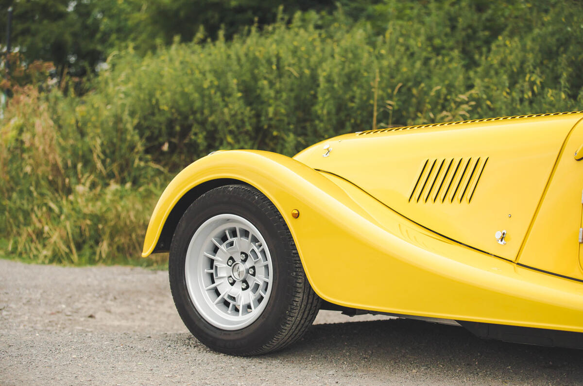 morgan plus four review 2024 06 front arch