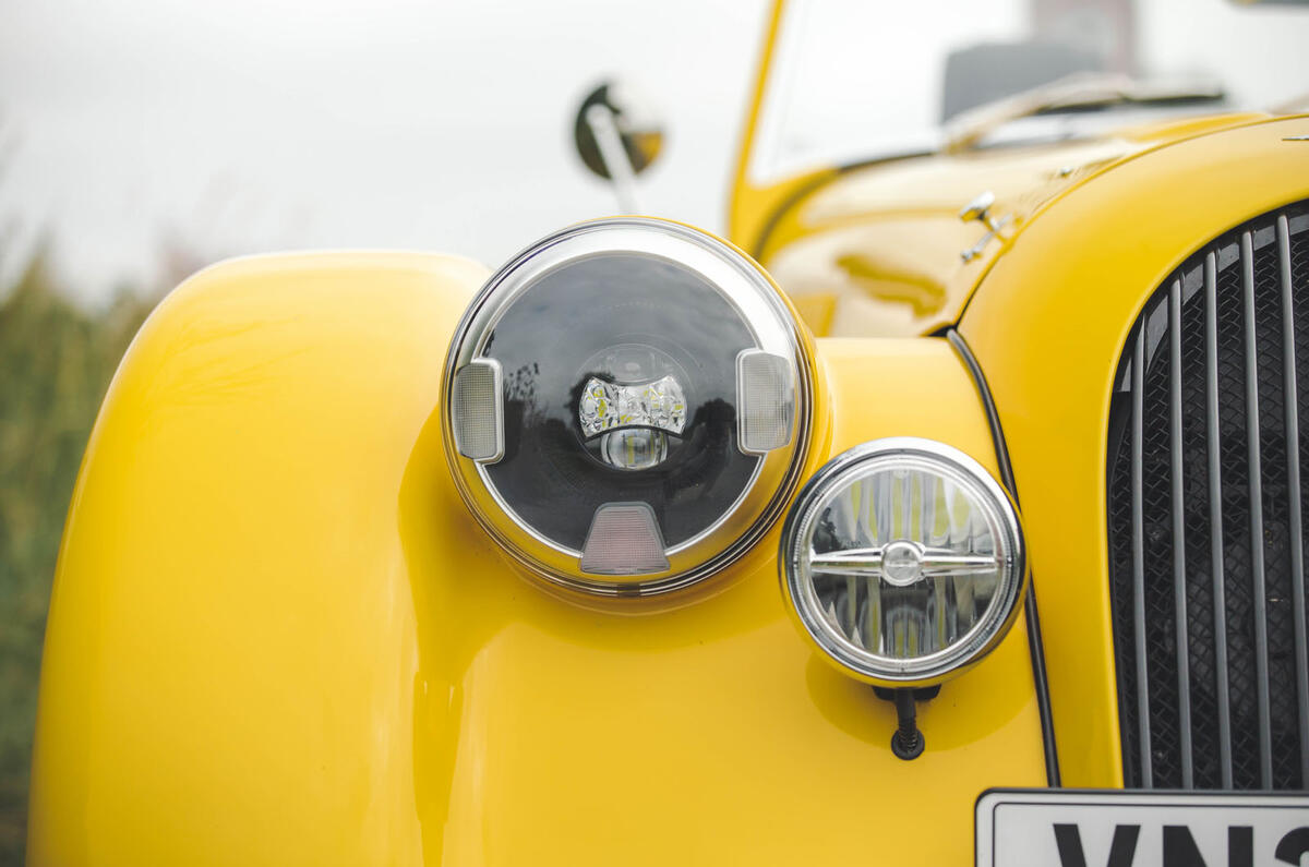 morgan plus four review 2024 07 lights