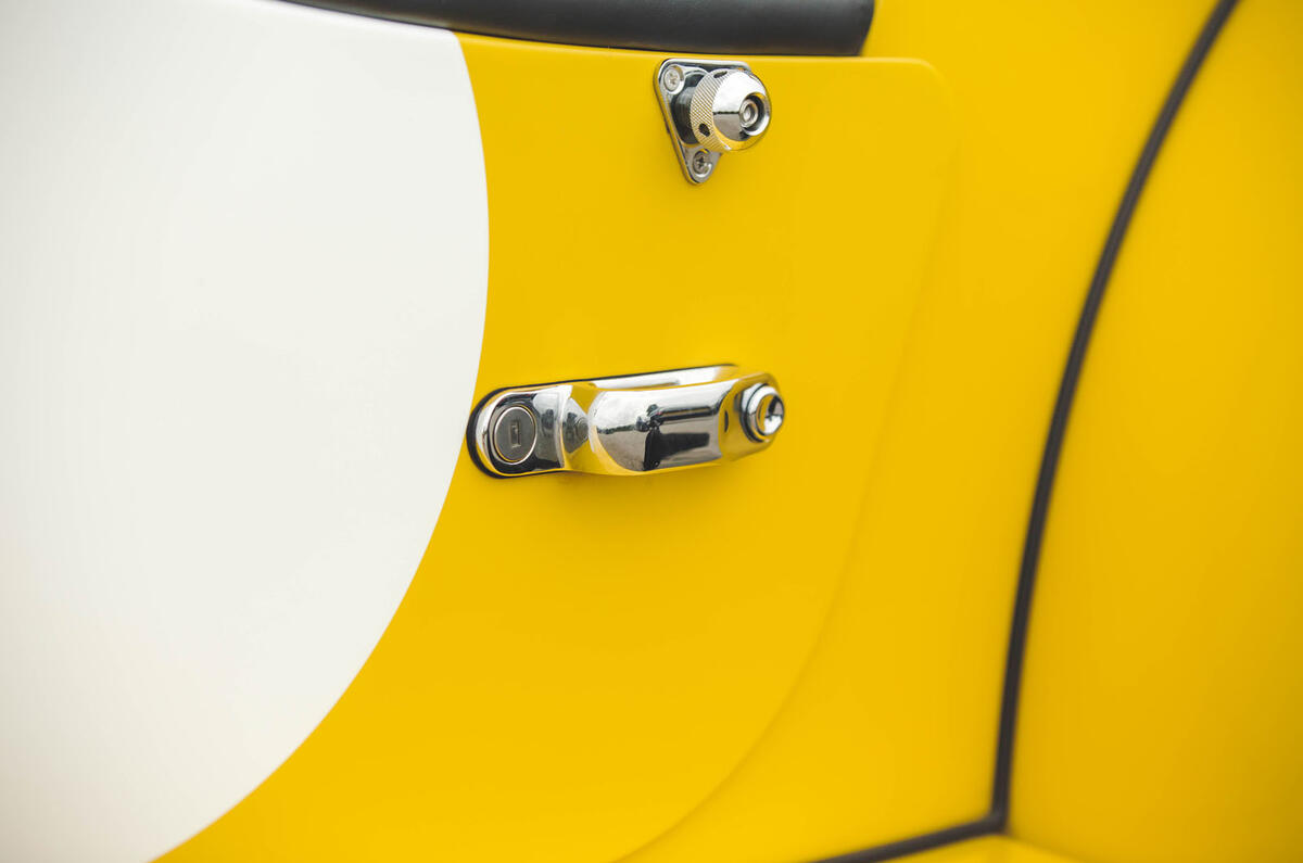 morgan plus four review 2024 12 door handle