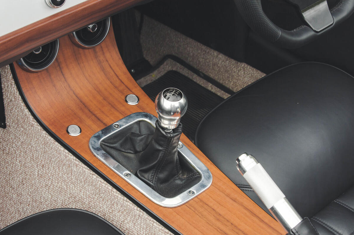 morgan plus four review 2024 20 gear lever