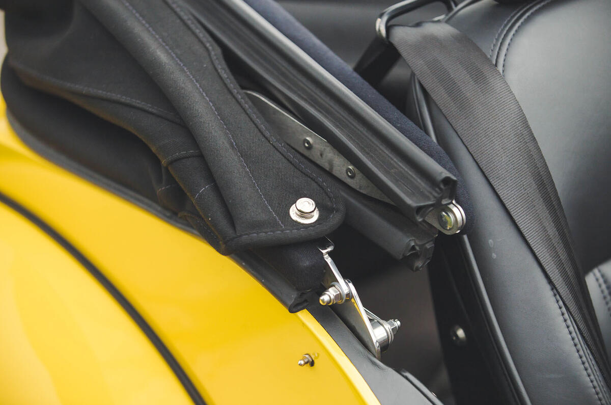 morgan plus four review 2024 22 roof detail