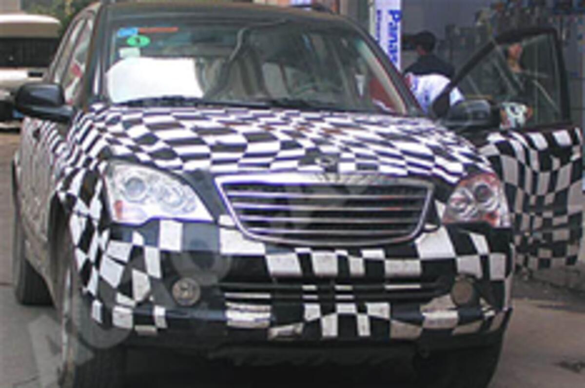 Spied: Roewe SUV