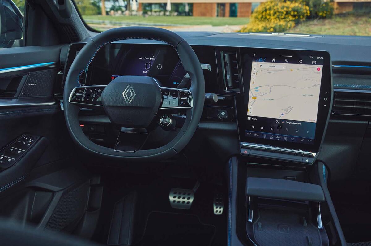Nouvelle Renault Austral Esprit Alpine vue conducteur intérieur