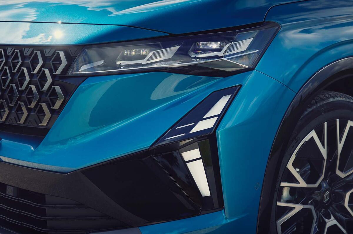 Feu avant de la nouvelle Renault Austral Esprit Alpine