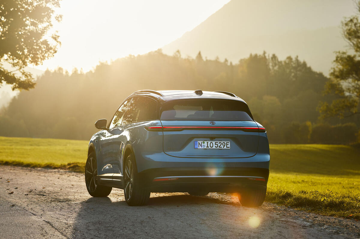 nio el6 2023 review 015 static fear