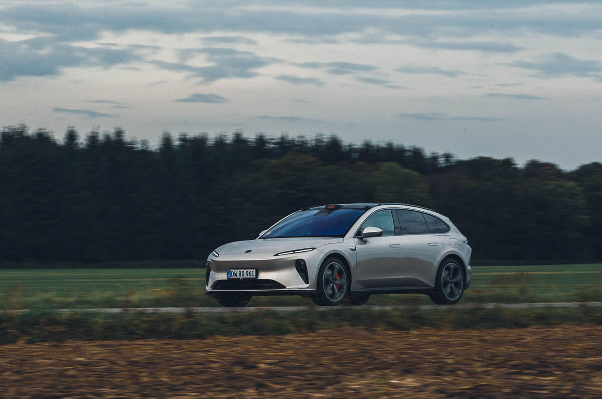 nio et5 touring review 2023 06 panning nio et5 touring review 2023 06 panning
