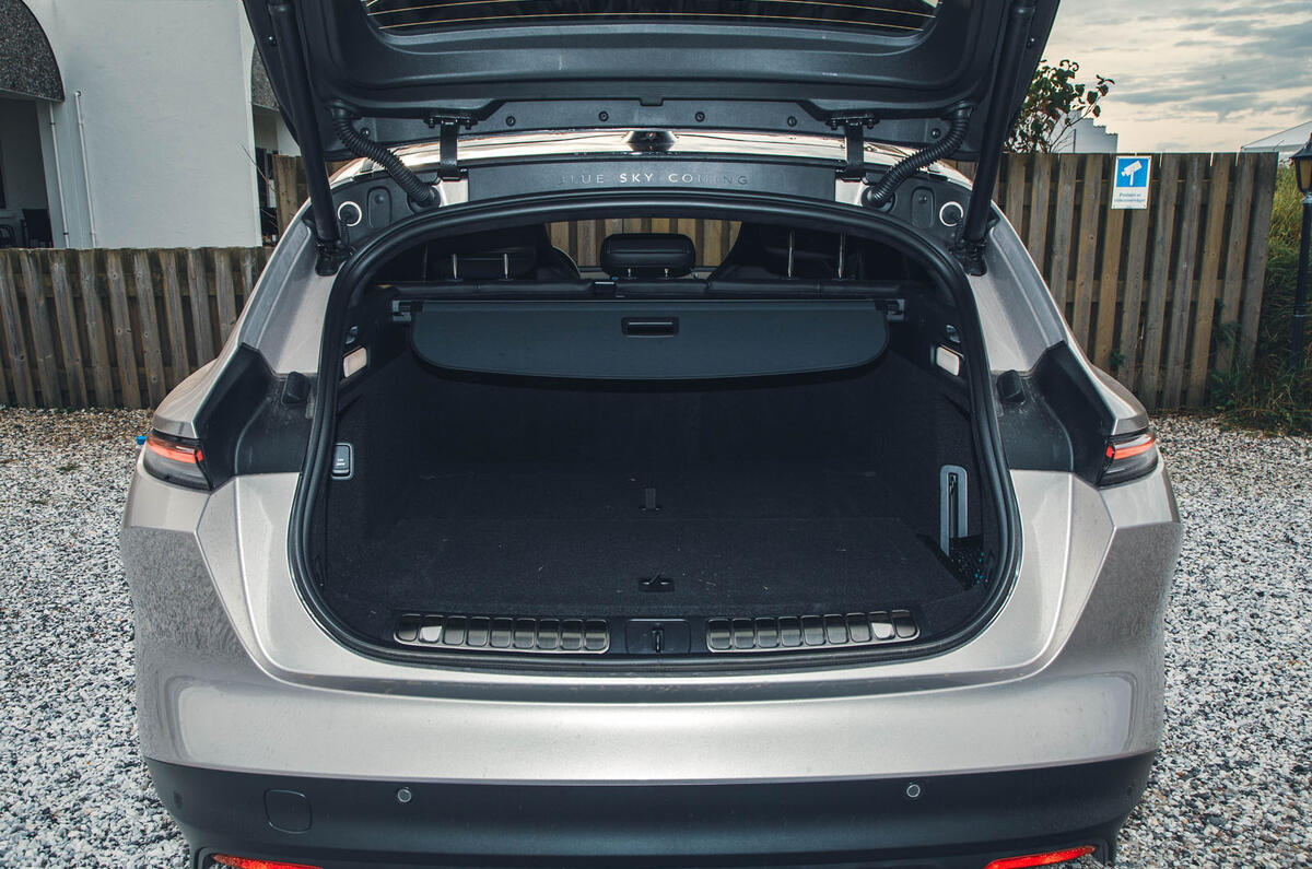 nio et5 touring review 2023 23 boot nio et5 touring review 2023 23 boot