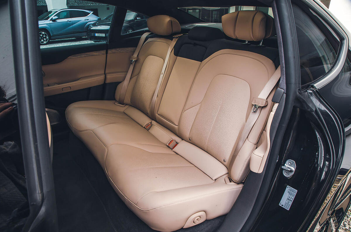 nio et7 review 2023 009 back seats nio et7 review 2023 009 back seats