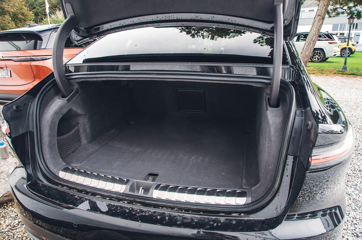 nio et7 review 2023 011 boot nio et7 review 2023 011 boot