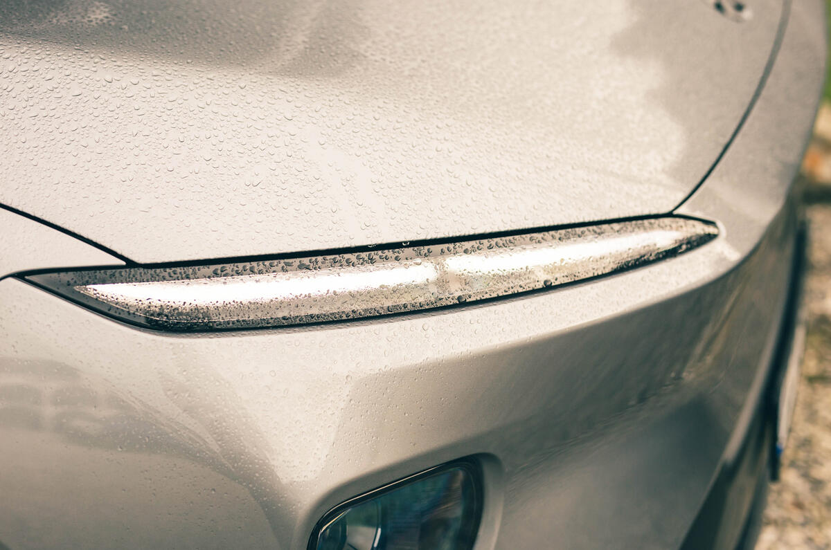 Nio EL8 review   front left headlight