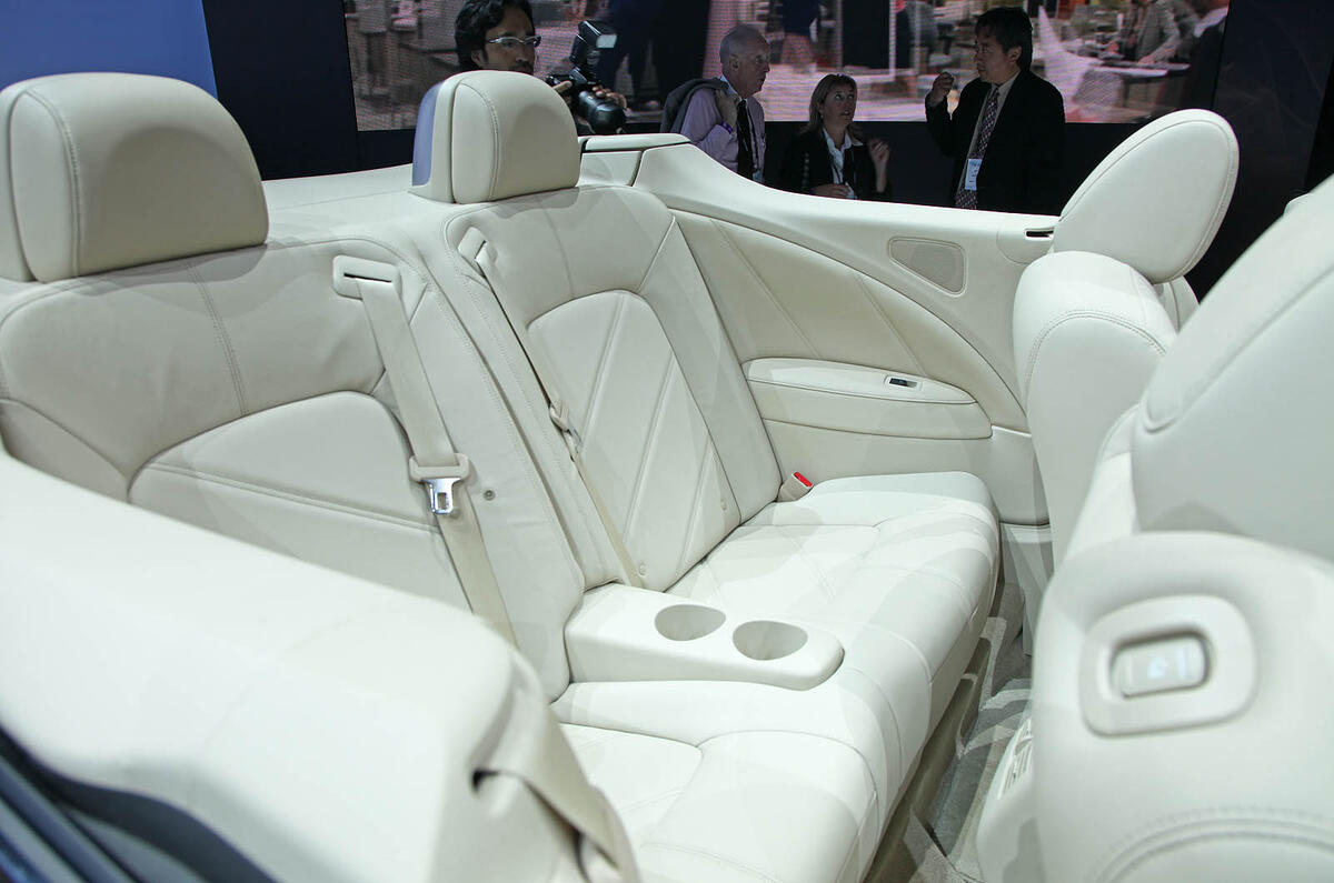 no title LA motor show: Nissan Murano CC