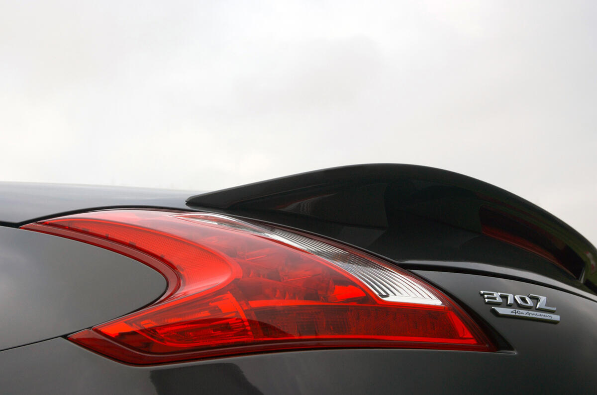 New Nissan 370Z Black Edition