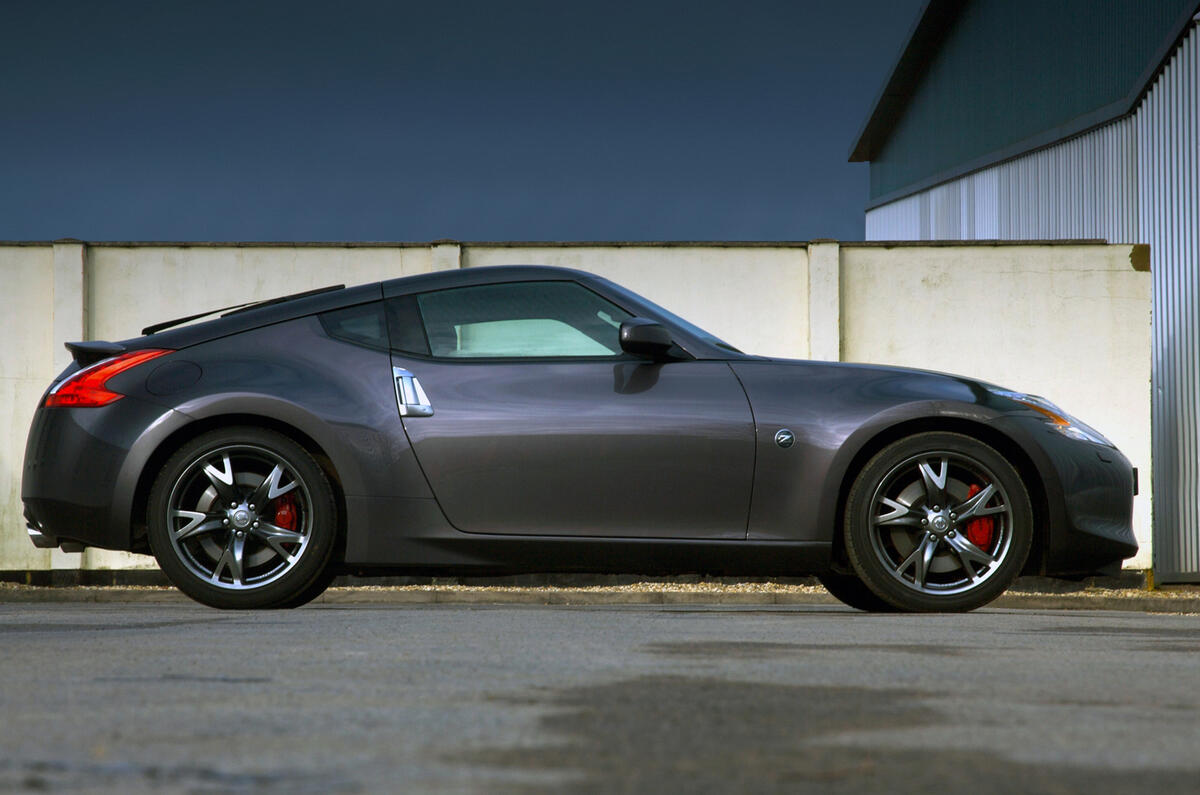 New Nissan 370Z Black Edition