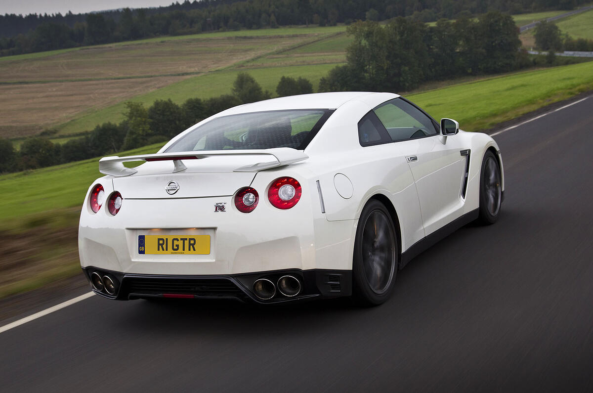 Nissan GT-R: 0-62mph 3.0sec