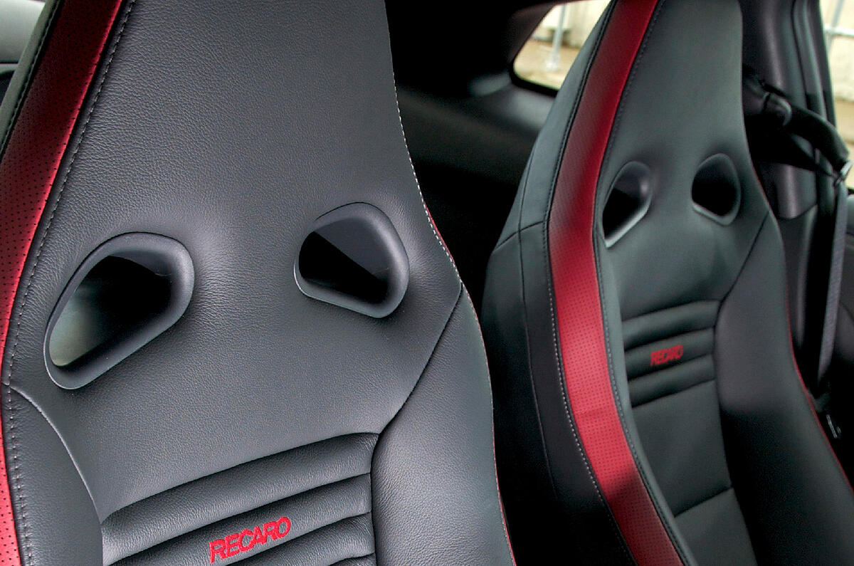 Nissan GT-R sports seats