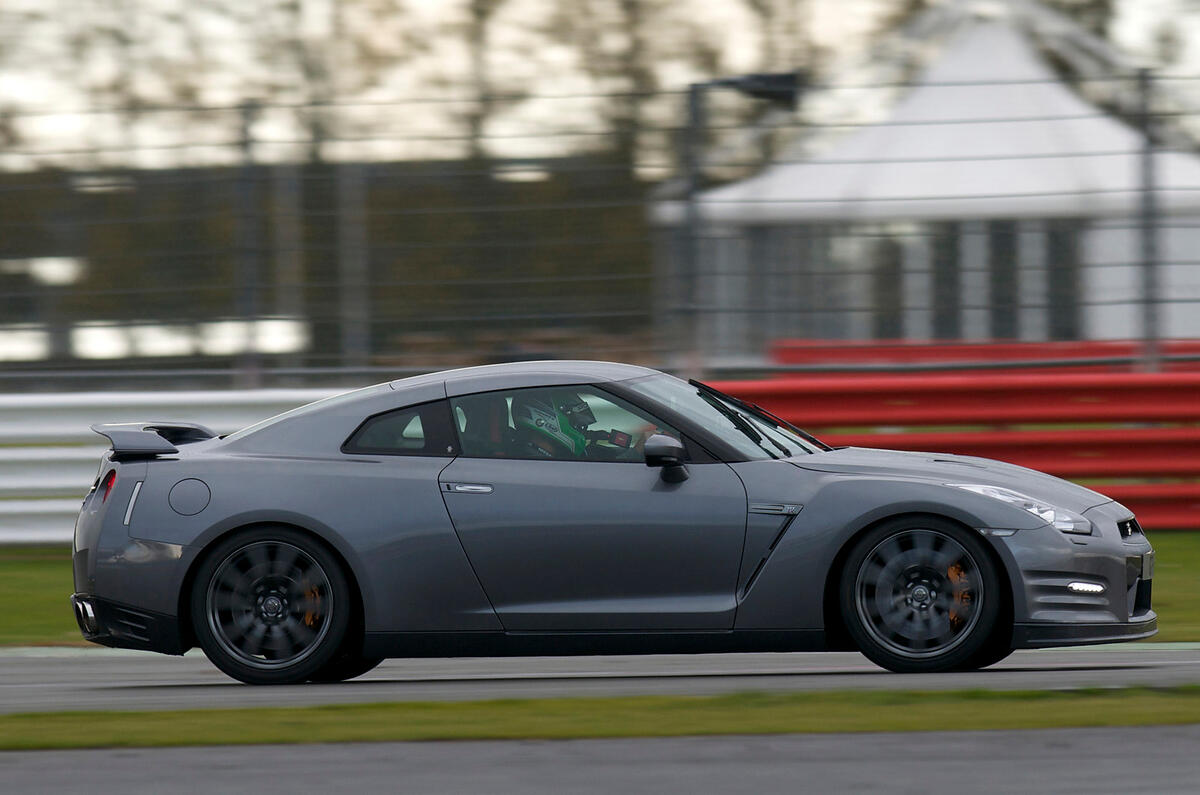 Nissan GT-R side profile