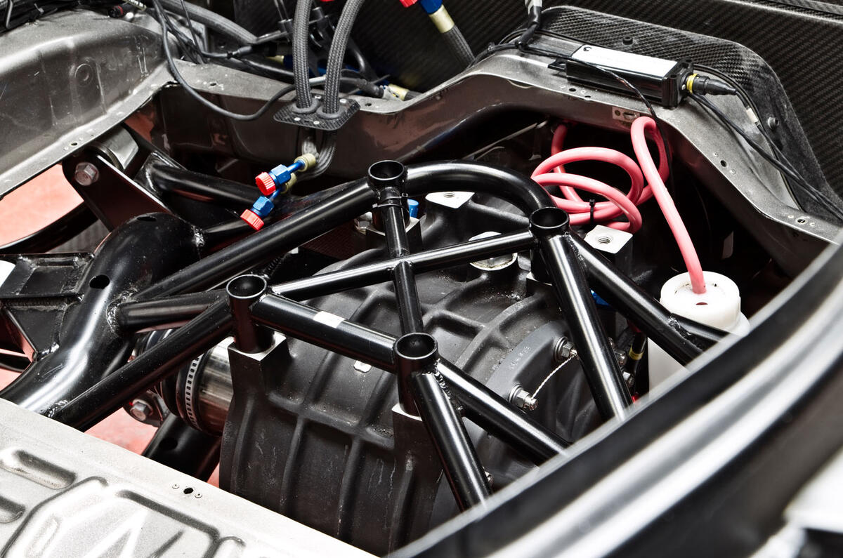 no title Nissan GTR to GT3 - picture special