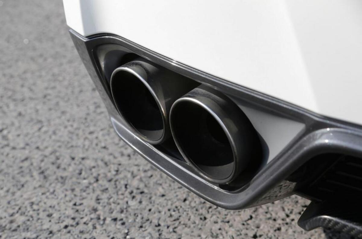 Nissan GT-R quad-exhaust