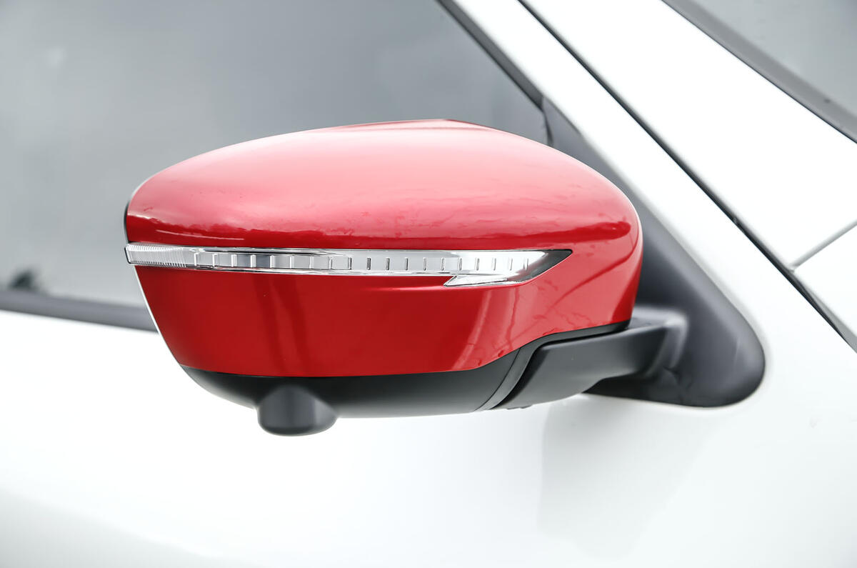 The Nissan Juke Nismo RS gets integrated indicators