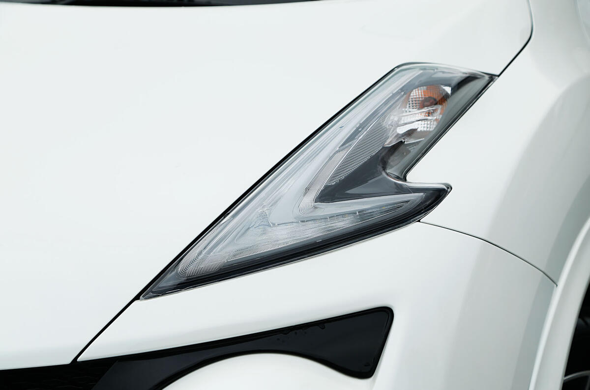 The Nismo RS gets the distinctive tick lighting synonymous to the Nissan Juke