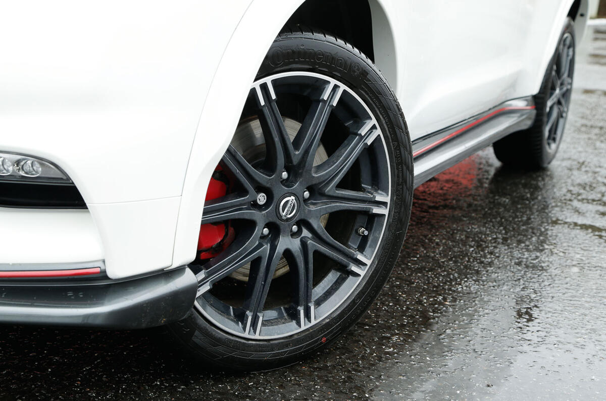 The Nismo RS continues to get flared wheel arches distinguishing it from a standard Nissan Juke