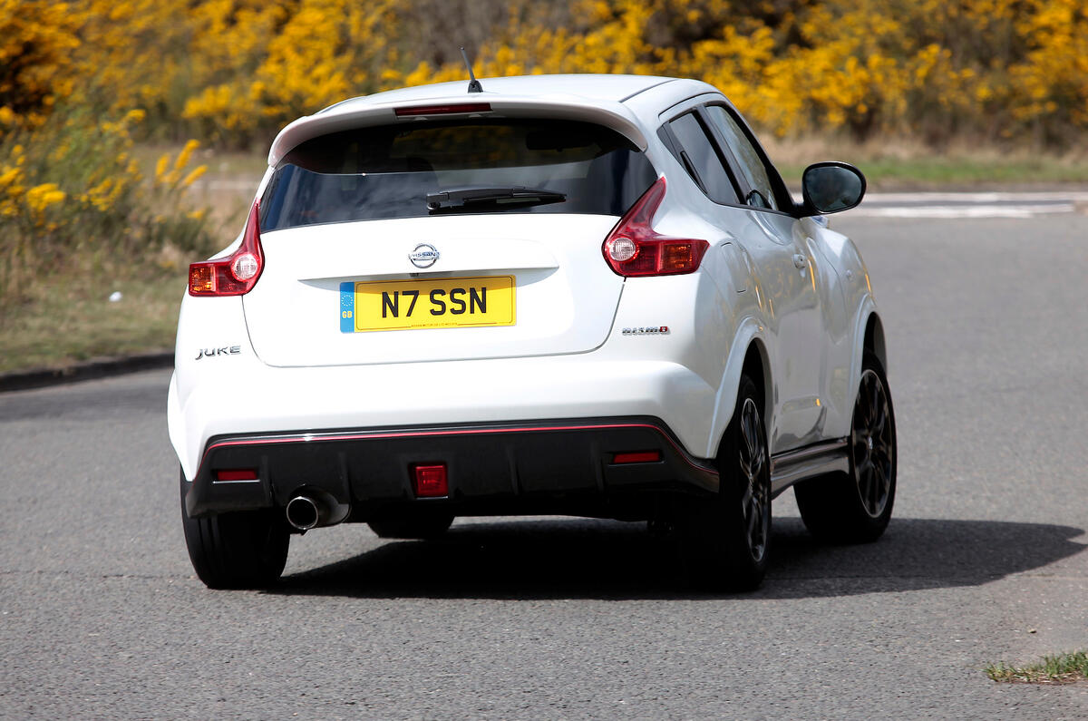 Nissan Juke Nismo rear cornering