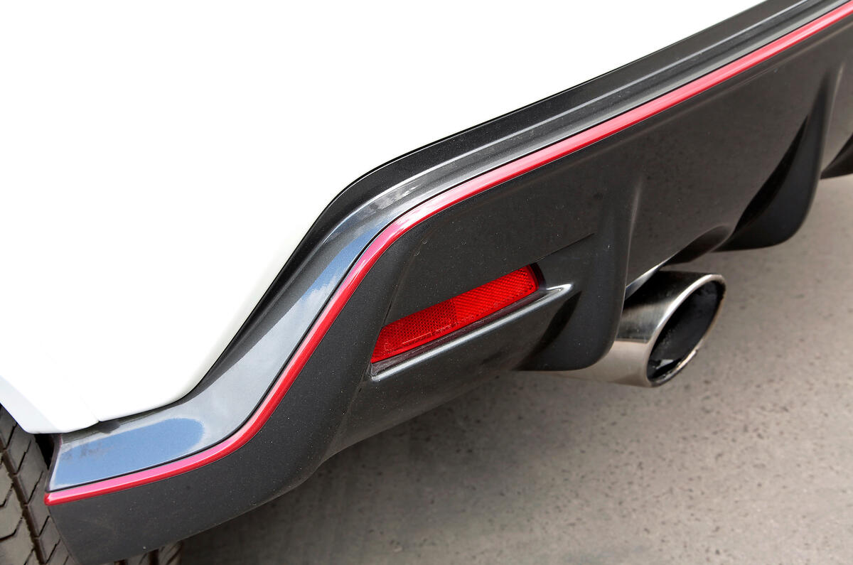 Nissan Juke Nismo faux rear diffuser