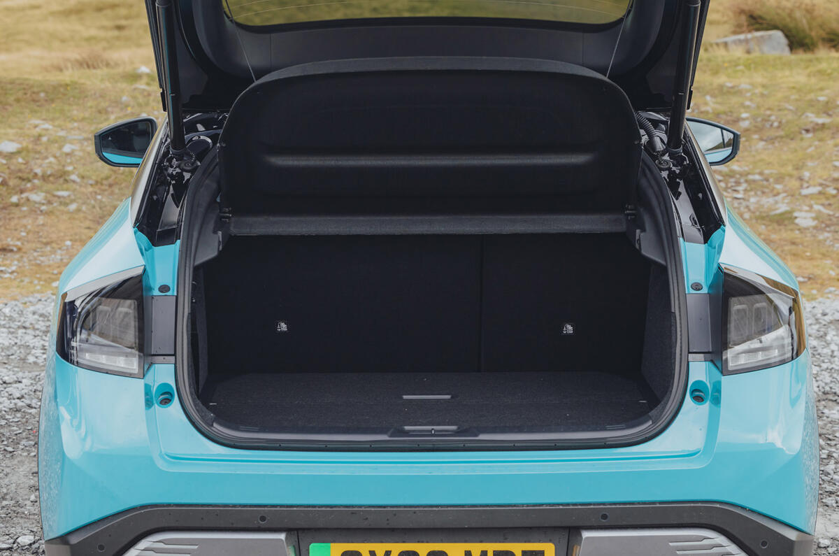 Nissan Leaf review 2026 023