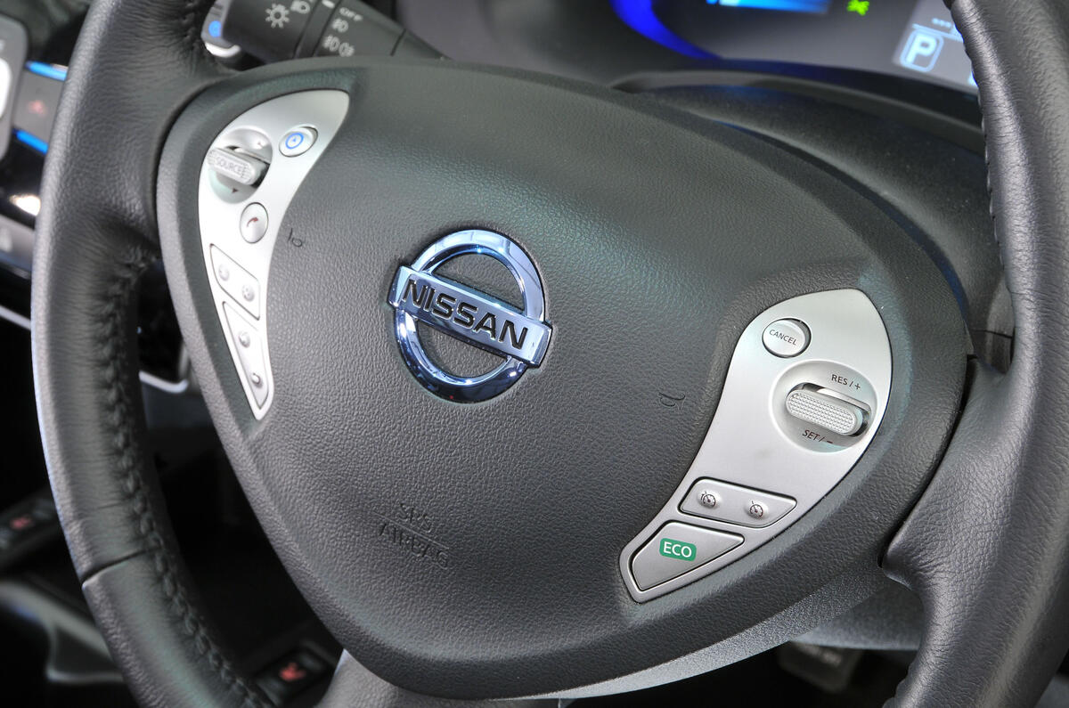 Nissan Leaf steering wheel controls