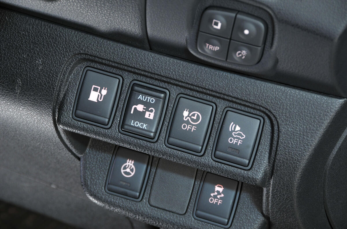 Nissan Leaf switchgear