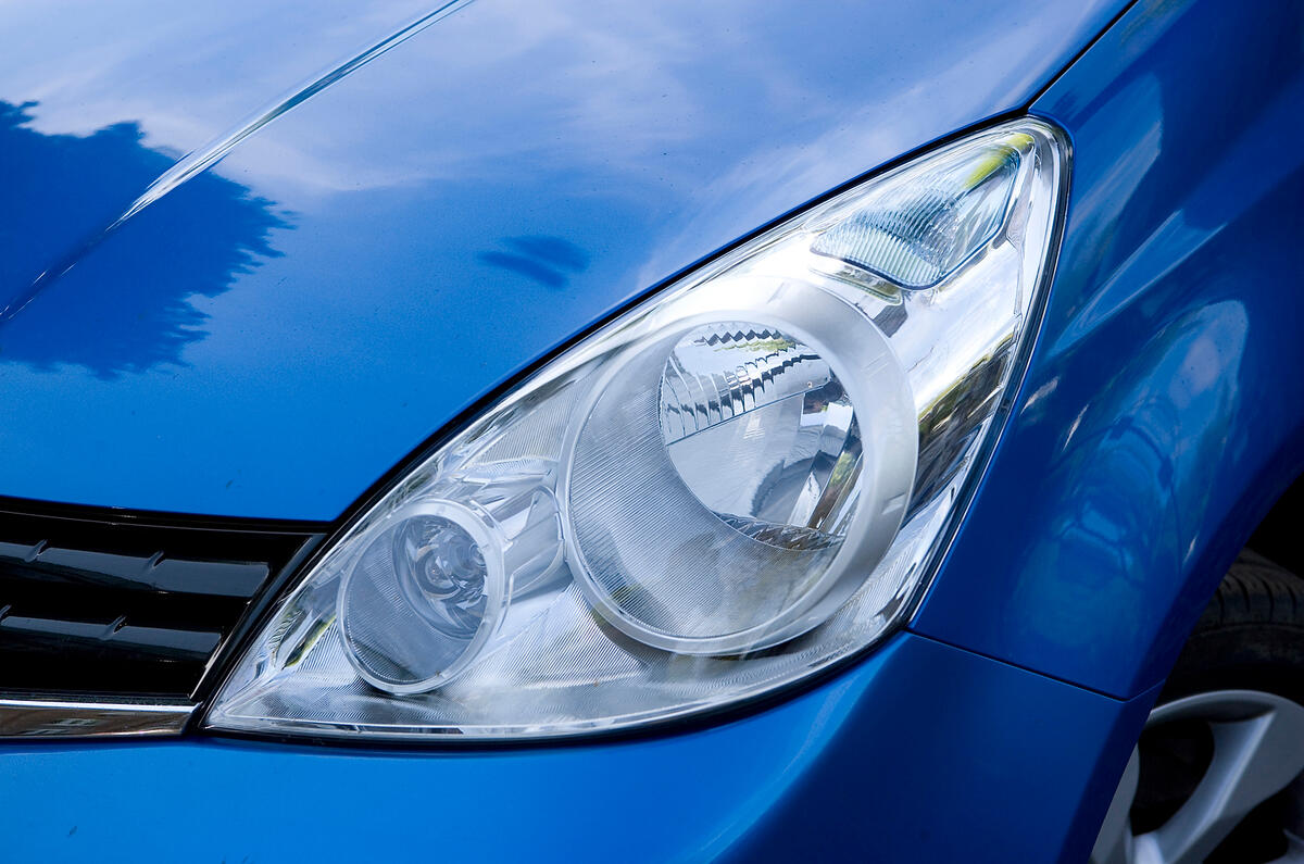 Nissan Note headlight