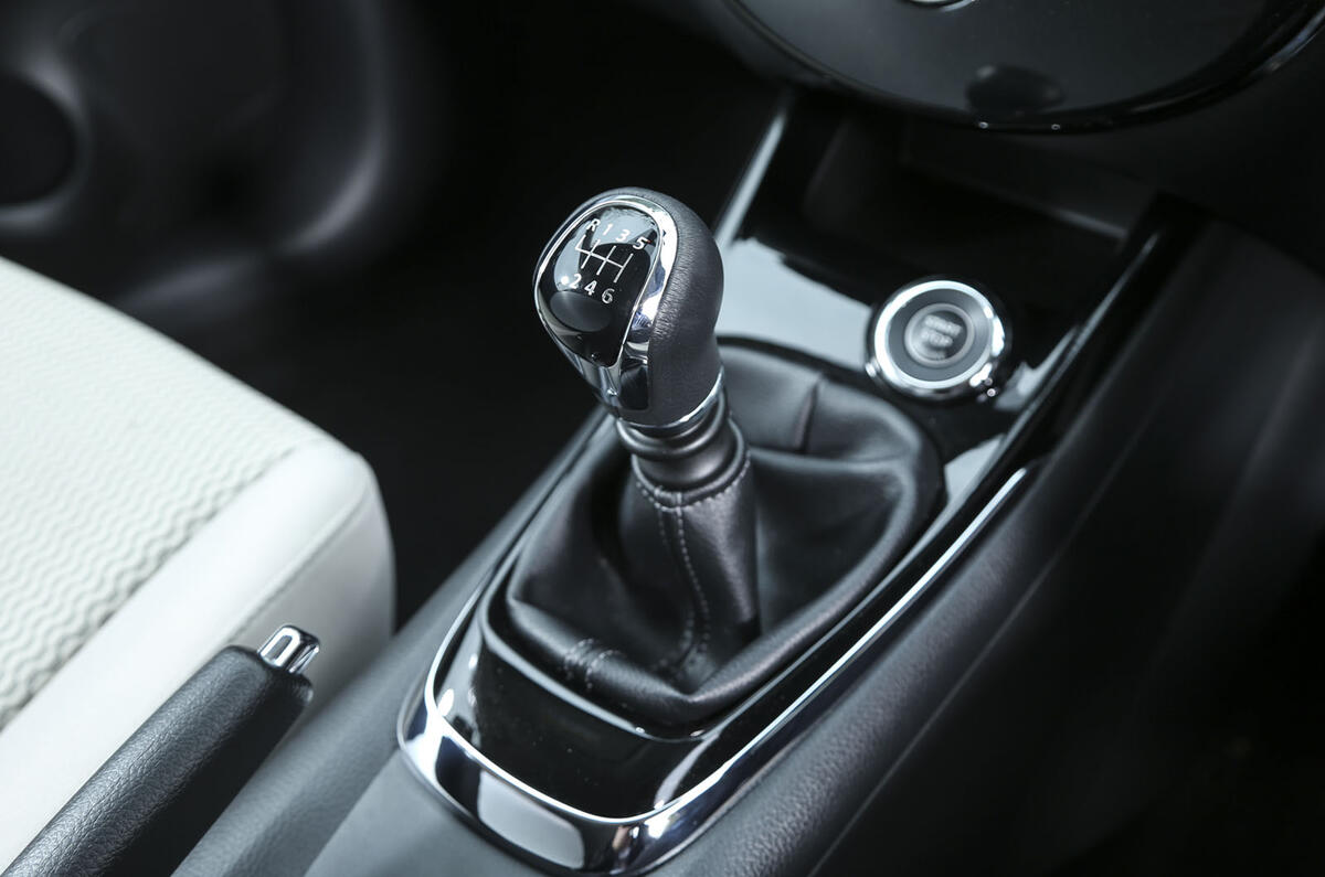 Nissan Pulsar manual gearbox