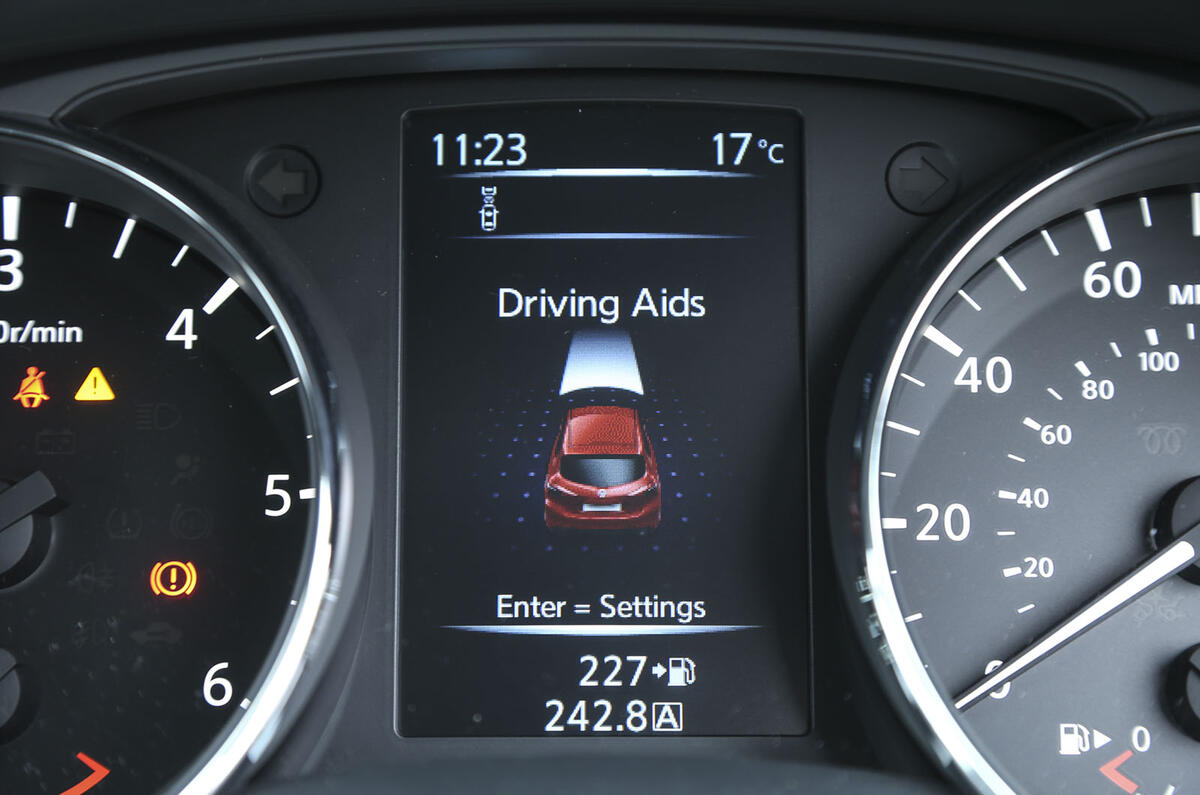 Nissan Pulsar information display