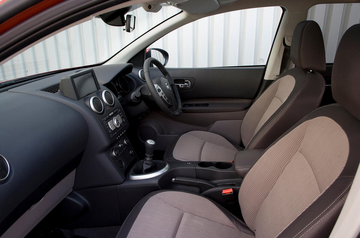 Extra height gained from SUV-esque design is noticeable. Driving position and visibility is beyond serious complaint Nissan Qashqai front seats