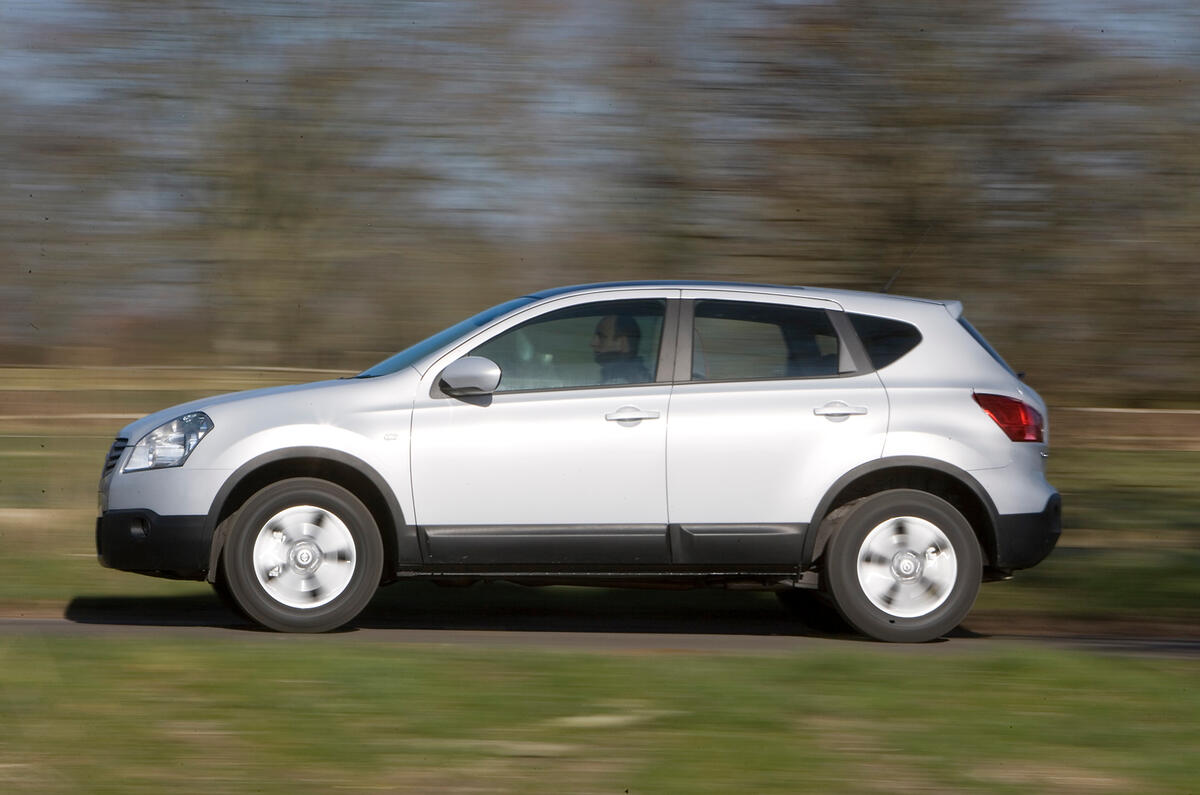 Steering has low gearing but remarkable feel for an all-electric system Nissan Qashqai side profile