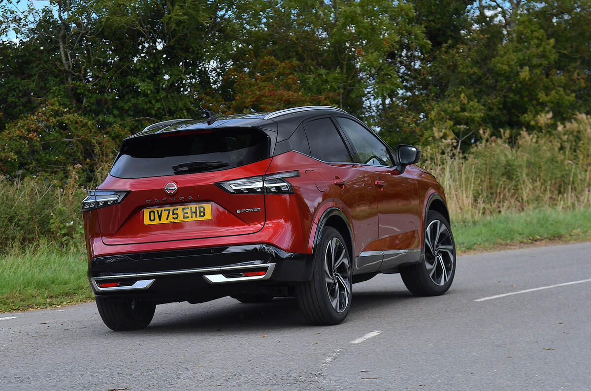Nissan Qashqai e Power review 2025 03 rear cornering