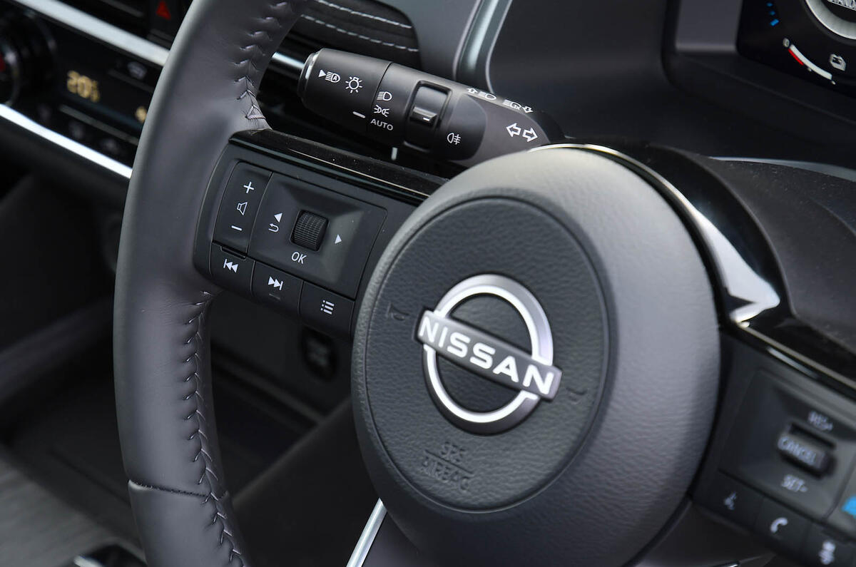 Nissan Qashqai e Power review 2025 11 steering wheel controls