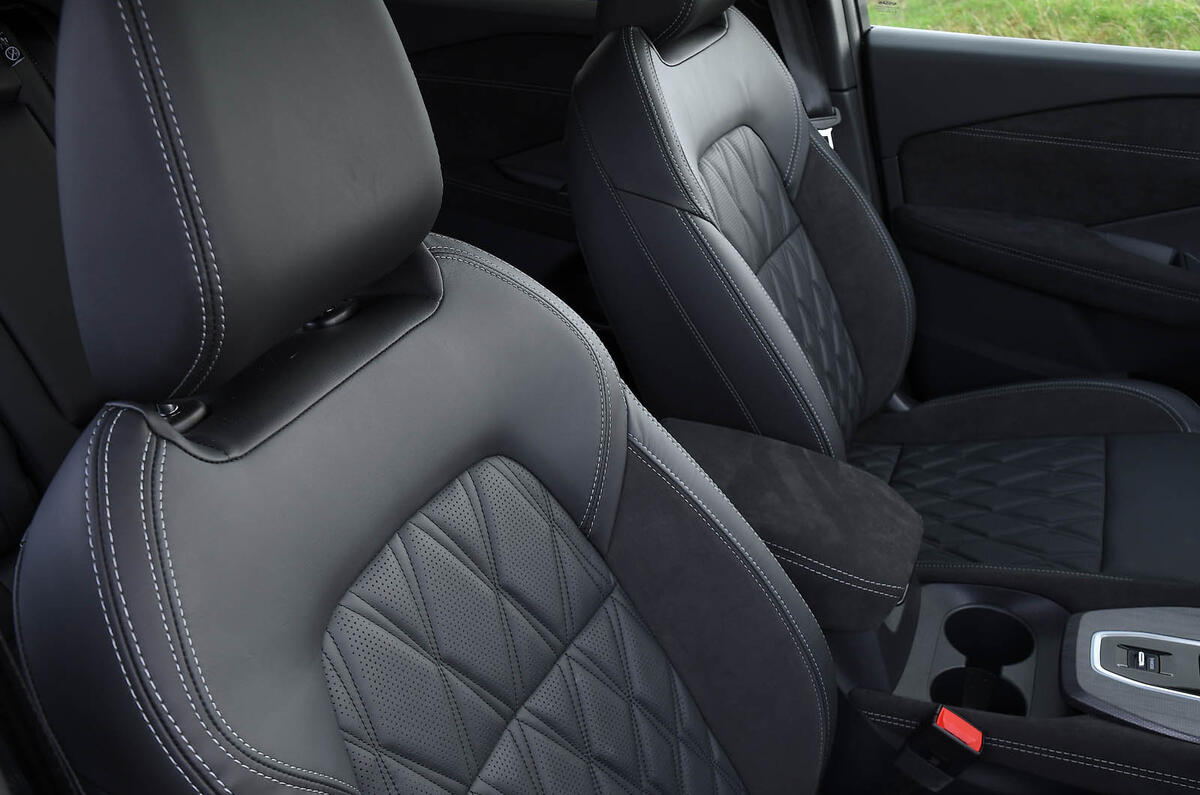 Nissan Qashqai e Power review 2025 12 seat trim