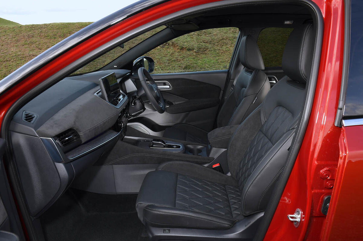 Nissan Qashqai e Power review 2025 13 front cabin