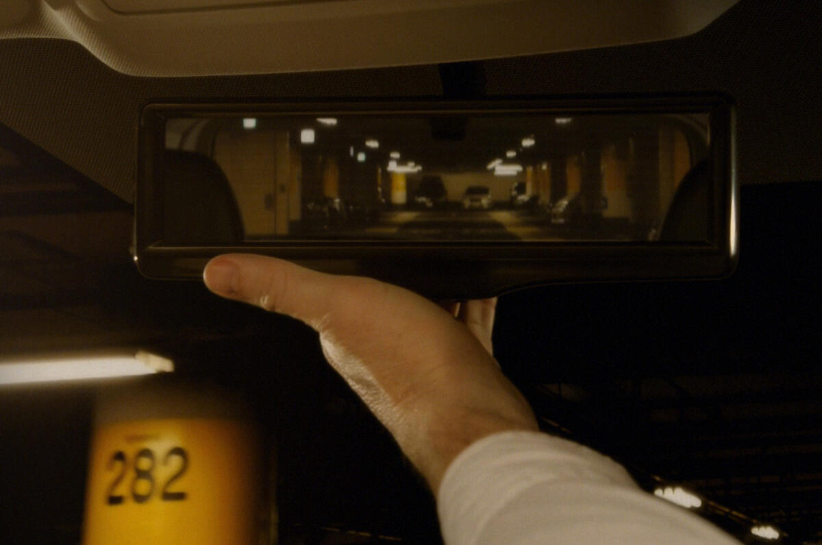 Nissan reveals LED rear-view mirror tech