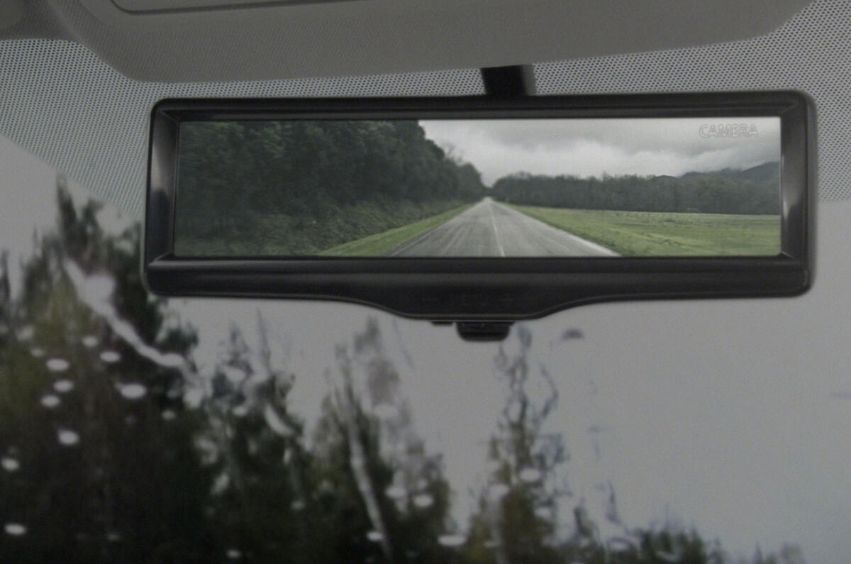 Nissan reveals LED rear-view mirror tech