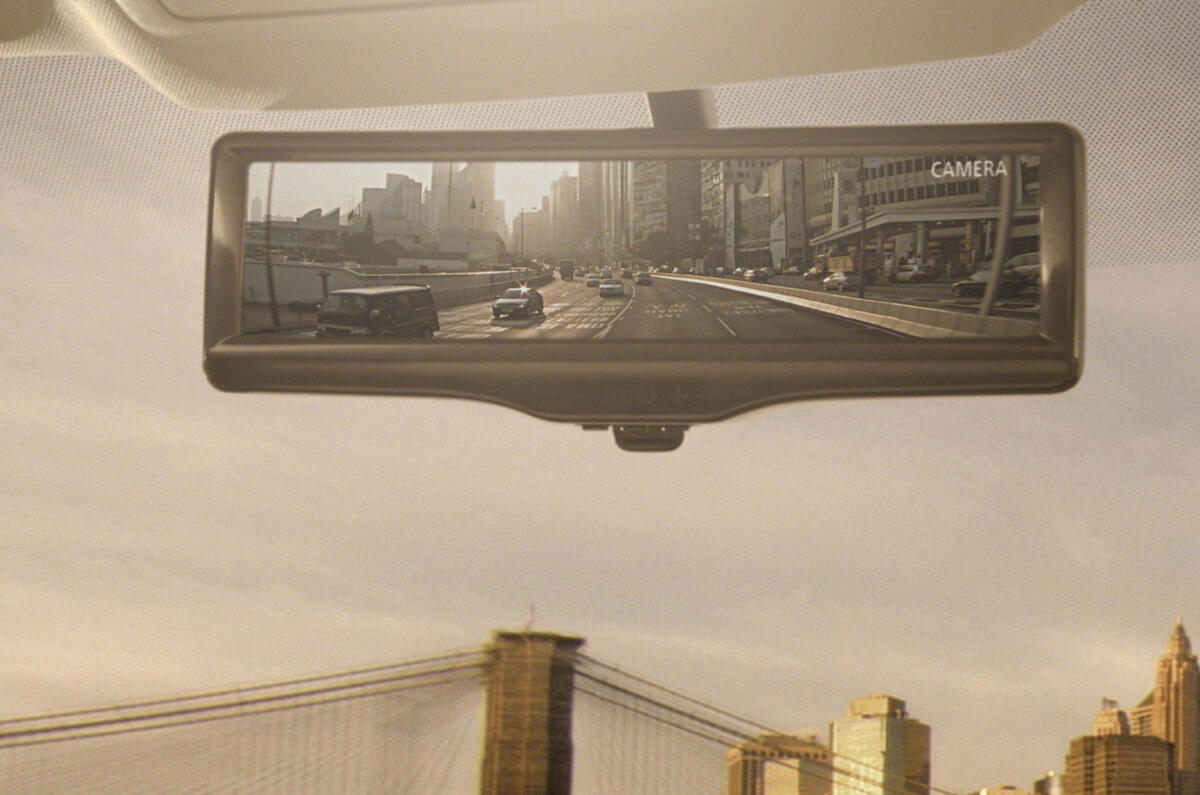 Nissan reveals LED rear-view mirror tech